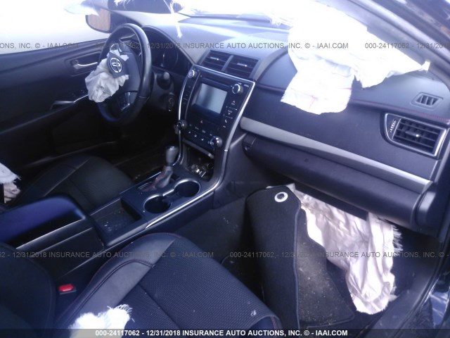 4T1BF1FK4GU530802 - 2016 TOYOTA CAMRY LE/XLE/SE/XSE BLACK photo 5