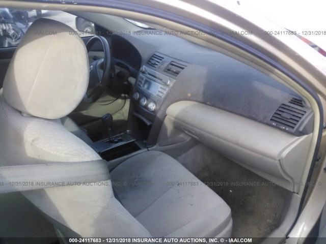 4T1BF3EK5AU014646 - 2010 TOYOTA CAMRY SE/LE/XLE 金色 照片 5