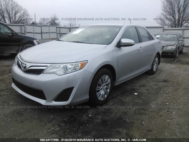 4T1BF1FK5DU272866 - 2013 TOYOTA CAMRY L/SE/LE/XLE 银色 照片 2