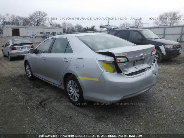4T1BF1FK5DU272866 - 2013 TOYOTA CAMRY L/SE/LE/XLE 银色 照片 3
