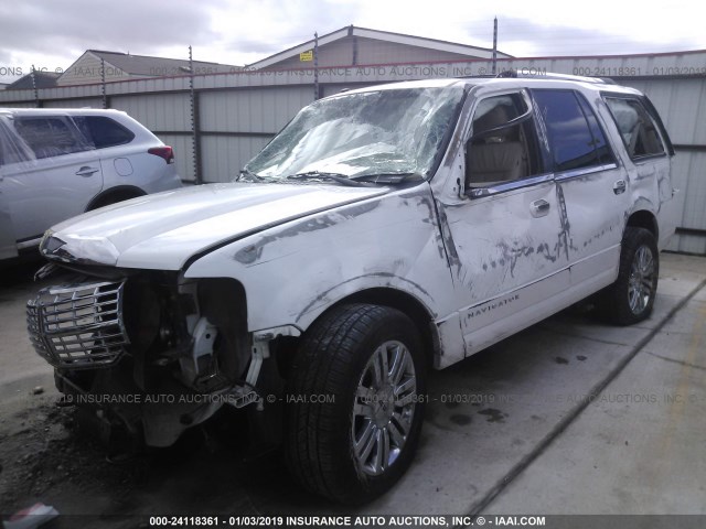 5LMJJ2H55AEJ04560 - 2010 LINCOLN NAVIGATOR Ақ фото 2