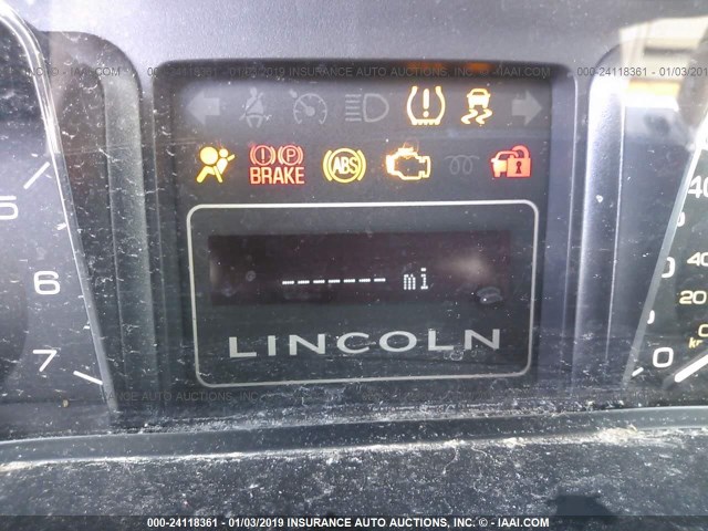 5LMJJ2H55AEJ04560 - 2010 LINCOLN NAVIGATOR Ақ фото 7