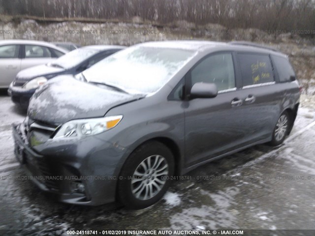 5TDYZ3DC2JS925263 - 2018 TOYOTA SIENNA XLE/LIMITED GRAY photo 2