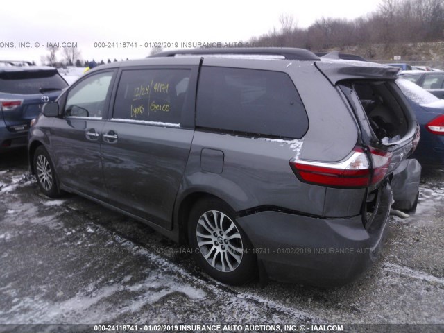 5TDYZ3DC2JS925263 - 2018 TOYOTA SIENNA XLE/LIMITED GRAY photo 3