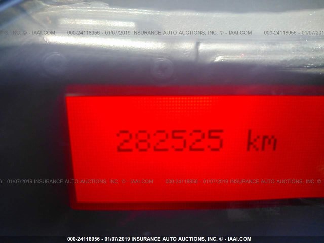 2G2WP552081111682 - 2008 PONTIAC GRAND PRIX SILVER photo 7