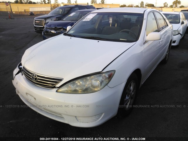 4T1BF32K36U627263 - 2006 TOYOTA CAMRY LE/XLE/SE WHITE photo 2