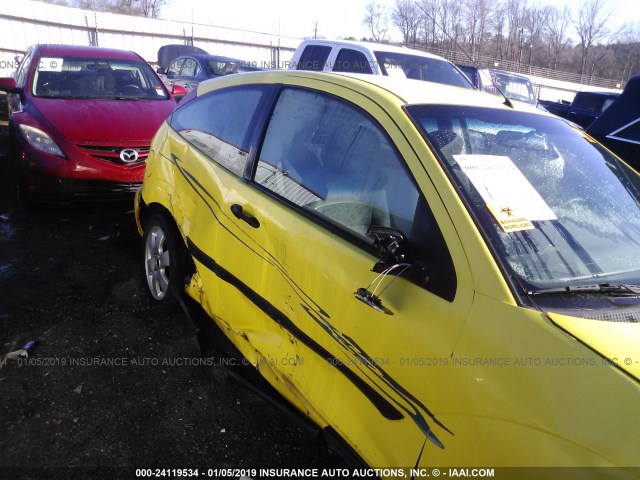 3FAFP31322R127048 - 2002 FORD FOCUS ZX3 YELLOW photo 6