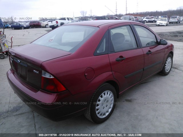 1FAFP34N15W146589 - 2005 FORD FOCUS ZX4 RED photo 4
