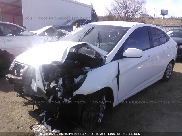 KMHCT4AE3GU074419 - 2016 HYUNDAI ACCENT SE WHITE photo 2