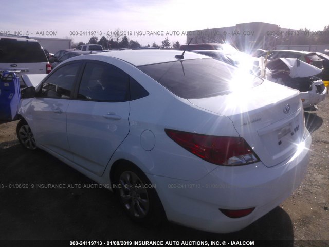 KMHCT4AE3GU074419 - 2016 HYUNDAI ACCENT SE WHITE photo 3