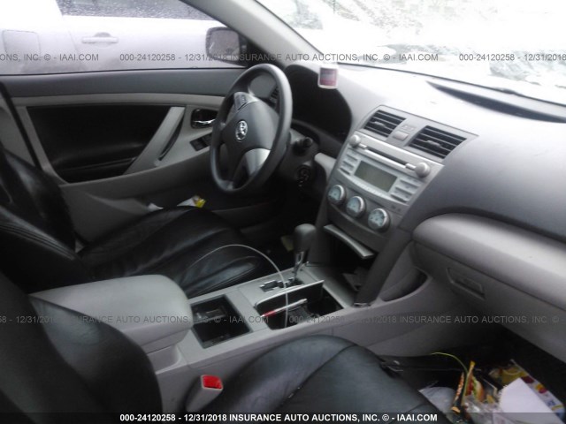 4T4BE46K89R060738 - 2009 TOYOTA CAMRY SE/LE/XLE 黑色 照片 5