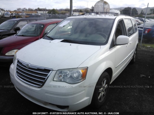 2A4RR5D13AR440843 - 2010 CHRYSLER TOWN & COUNTRY TOURING WHITE photo 2