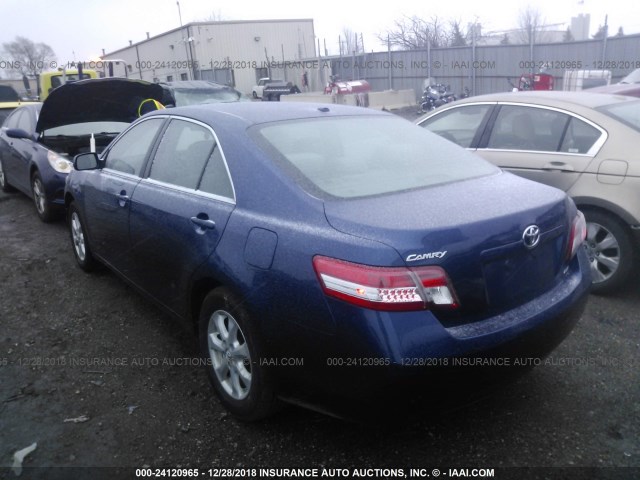 4T4BF3EK2BR103288 - 2011 TOYOTA CAMRY SE/LE/XLE BLUE photo 3