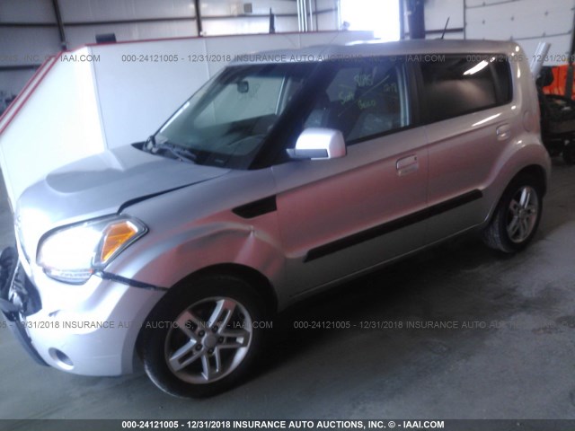 KNDJT2A21A7050244 - 2010 KIA SOUL +/!/SPORT SILVER photo 2