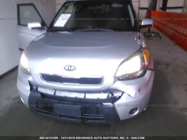 KNDJT2A21A7050244 - 2010 KIA SOUL +/!/SPORT SILVER photo 6