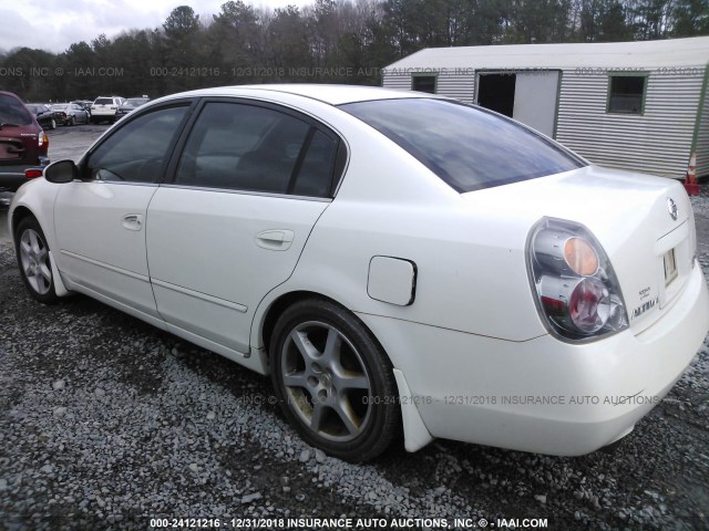 1N4BL11D72C235879 - 2002 NISSAN ALTIMA SE WHITE photo 3