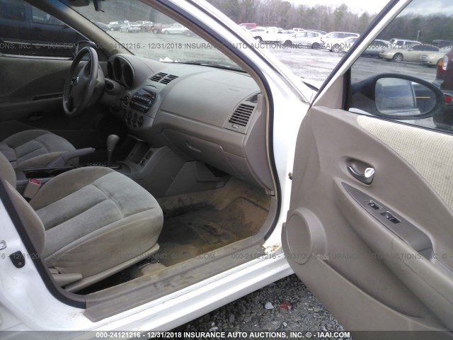 1N4BL11D72C235879 - 2002 NISSAN ALTIMA SE WHITE photo 5