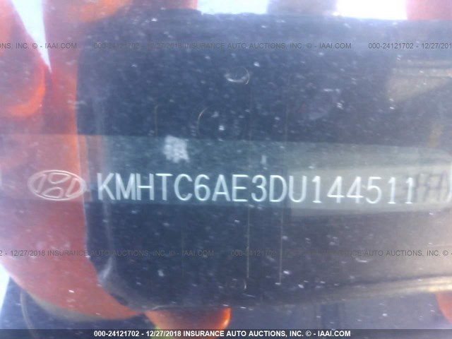 KMHTC6AE3DU144511 - 2013 HYUNDAI VELOSTER TURBO WHITE photo 9