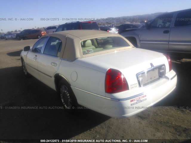 2LNHM82V89X632883 - 2009 LINCOLN TOWN CAR SIGNATURE LIMITED WHITE photo 3