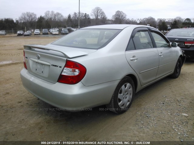 JTDBE32K330221512 - 2003 TOYOTA CAMRY LE/XLE SILVER photo 4
