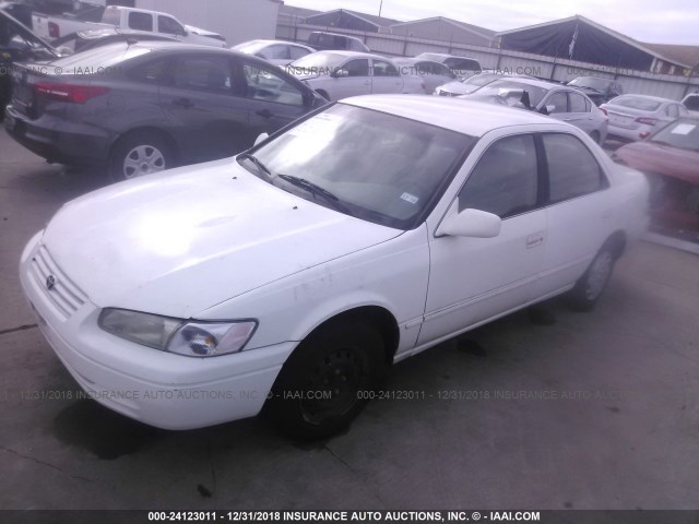 4T1BG22K3XU907807 - 1999 TOYOTA CAMRY CE/LE/XLE WHITE photo 2