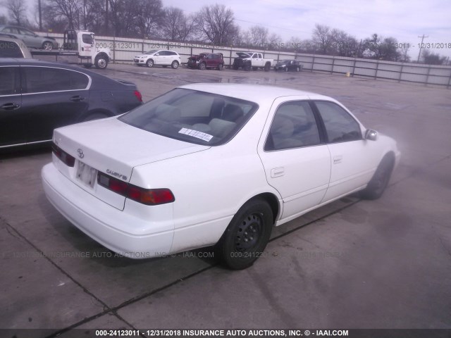 4T1BG22K3XU907807 - 1999 TOYOTA CAMRY CE/LE/XLE WHITE photo 4