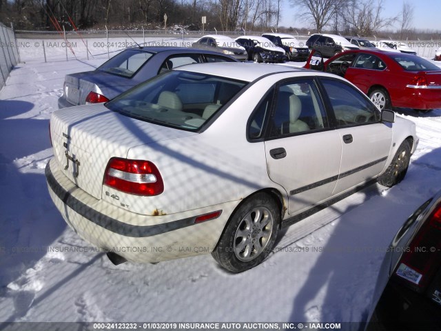 YV1VS29561F601013 - 2001 VOLVO S40 1.9T WHITE photo 4