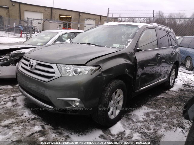 5TDBK3EH9CS101235 - 2012 TOYOTA HIGHLANDER SE GREEN photo 2