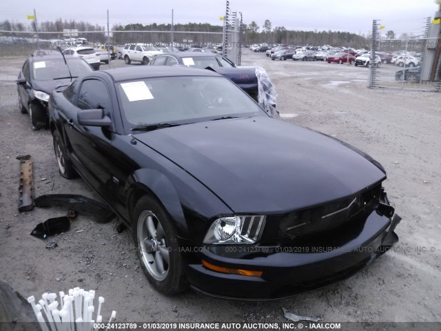 1ZVFT82H365220096 - 2006 FORD MUSTANG GT BLACK photo 1