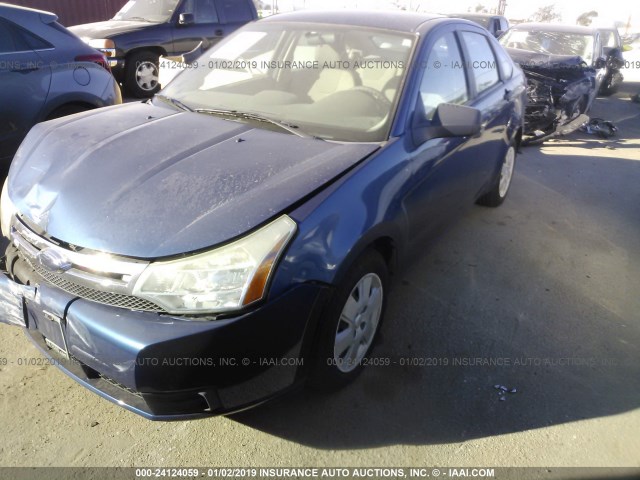 1FAHP34N18W155550 - 2008 FORD FOCUS S/SE BLUE photo 2