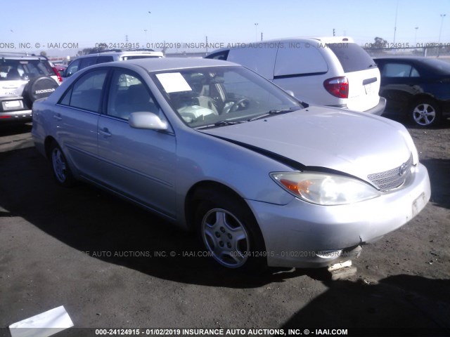 4T1BF32K03U045228 - 2003 TOYOTA CAMRY LE/XLE/SE SILVER photo 1