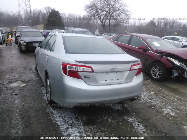 4T1BF1FK3CU069229 - 2012 TOYOTA CAMRY SE/LE/XLE SILVER photo 3