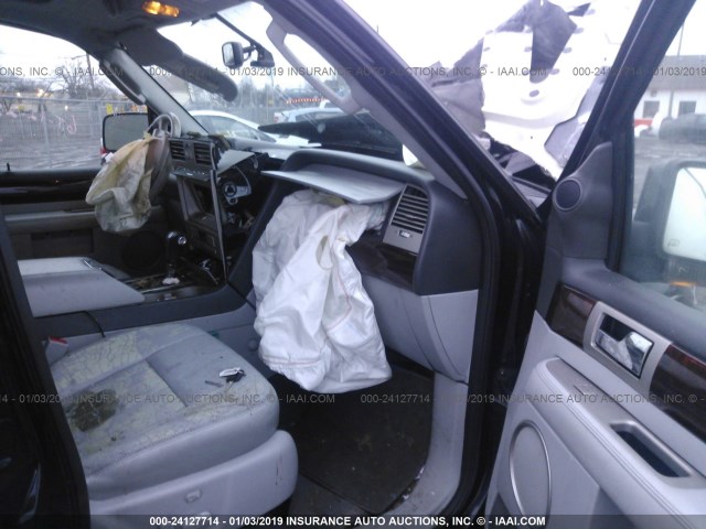 5LMFU28506LJ05941 - 2006 LINCOLN NAVIGATOR Қара фото 5