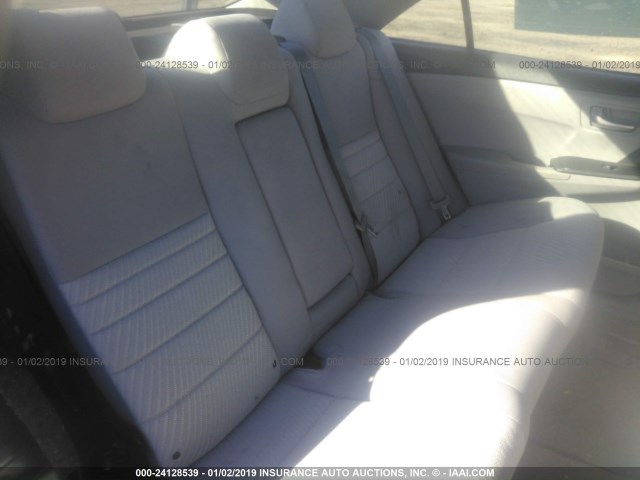 4T1BF1FK2HU333970 - 2017 TOYOTA CAMRY LE/XLE/SE/XSE SILVER photo 8