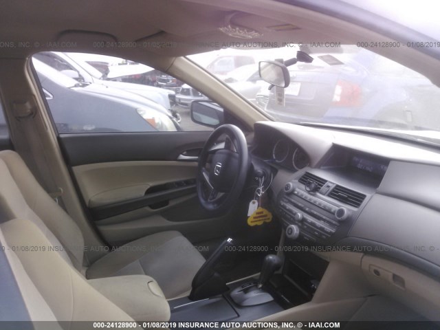 JHMCP26408C021437 - 2008 HONDA ACCORD LXP WHITE photo 5