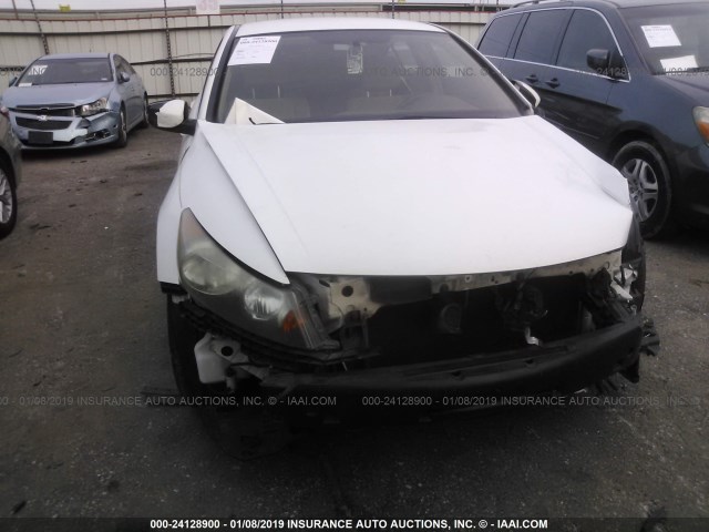 JHMCP26408C021437 - 2008 HONDA ACCORD LXP WHITE photo 6