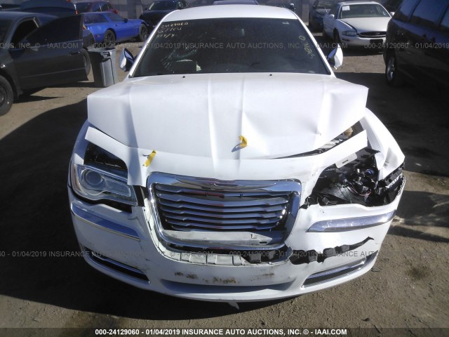 2C3CCAAGXEH121633 - 2014 CHRYSLER 300 WHITE photo 6