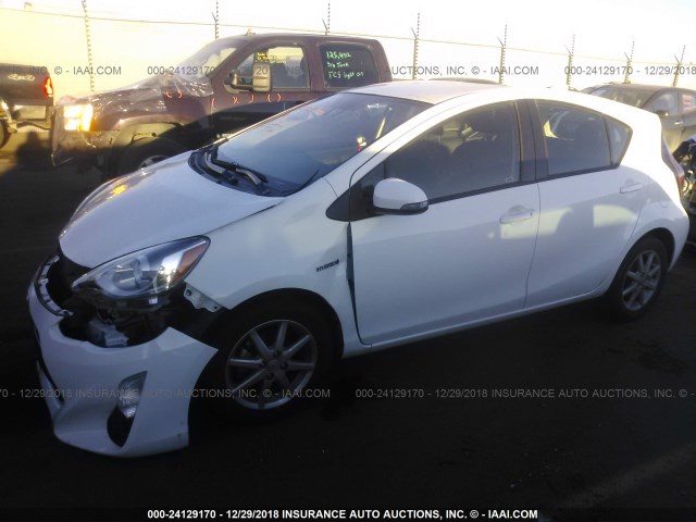 JTDKDTB33G1129702 - 2016 TOYOTA PRIUS C WHITE photo 2