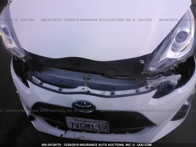 JTDKDTB33G1129702 - 2016 TOYOTA PRIUS C WHITE photo 6