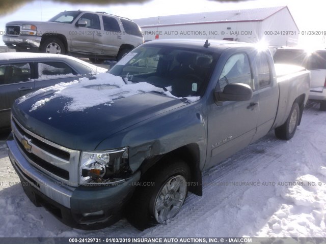 1GCRKSE35BZ262837 - 2011 CHEVROLET SILVERADO K1500 LT BLUE photo 2