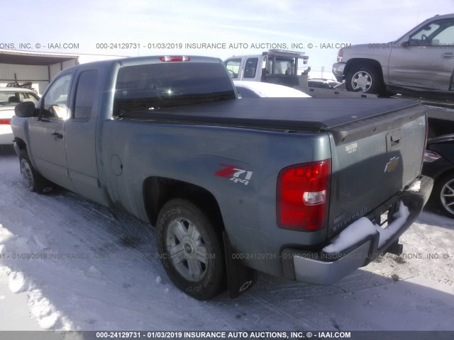 1GCRKSE35BZ262837 - 2011 CHEVROLET SILVERADO K1500 LT BLUE photo 3