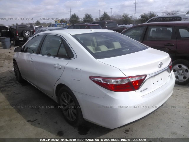 4T4BF1FK0FR457528 - 2015 TOYOTA CAMRY LE/XLE/SE/XSE 白色 照片 3