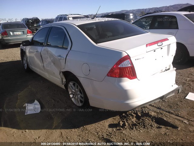 3FAHP0GA1BR346211 - 2011 FORD FUSION S WHITE photo 3