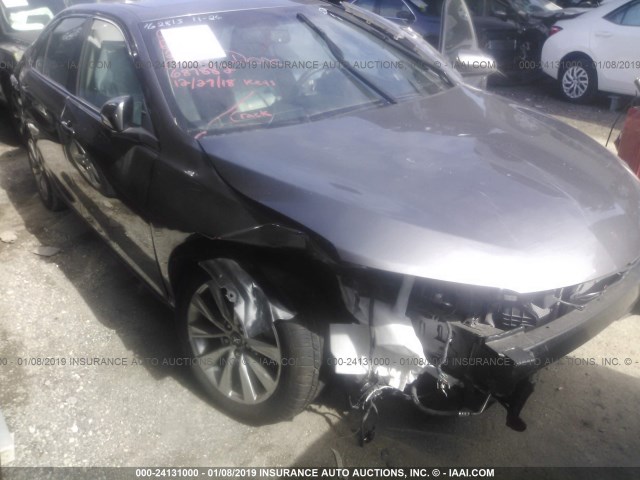4T1BF1FKXHU687882 - 2017 TOYOTA CAMRY LE/XLE/SE/XSE GRAY photo 1