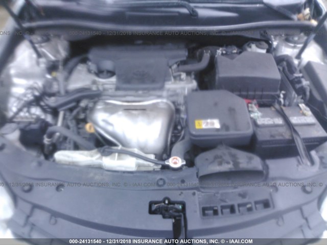 4T1BF1FK7HU333088 - 2017 TOYOTA CAMRY LE/XLE/SE/XSE SILVER photo 10