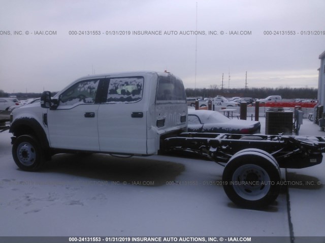 1FD0W4GY4JEB46659 - 2018 FORD F450 WHITE photo 3