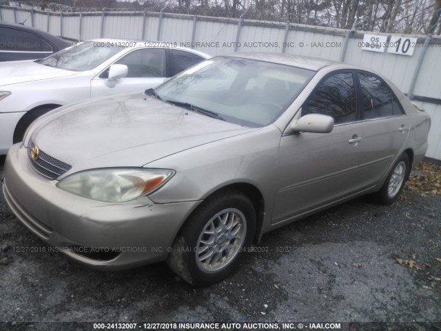 4T1BE32K23U213292 - 2003 TOYOTA CAMRY GOLD photo 2