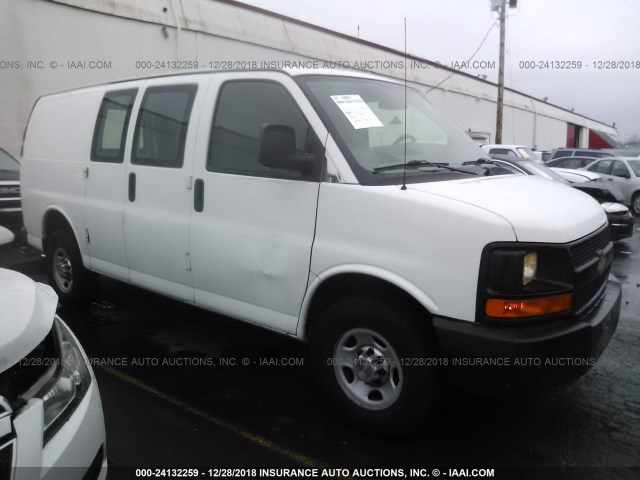 1GCZGTBA5B1187131 - 2011 CHEVROLET EXPRESS G3500  WHITE photo 1