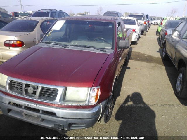 1N6DD26S8YC396843 - 2000 NISSAN FRONTIER KING CAB XE RED photo 2
