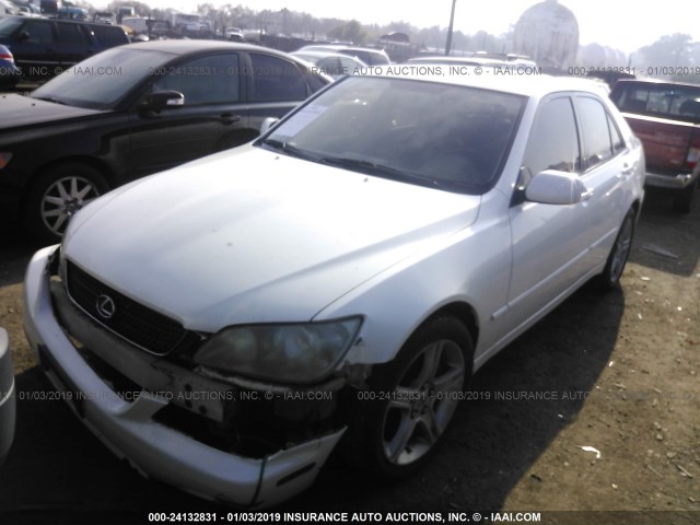 JTHBD192120047708 - 2002 LEXUS IS 300 WHITE photo 2